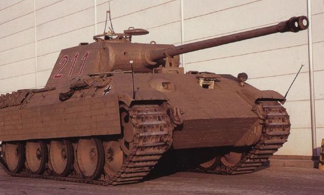 Panther Ausf A de última producción expuesto en el French Army Tank Museum