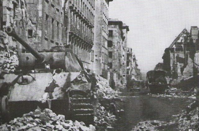 Panther Ausf. G abandonado en una calle de Berlín. Mayo de 1945