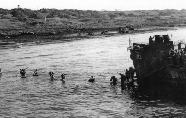 Infantería norteamericana desembarcando en X-Ray beach