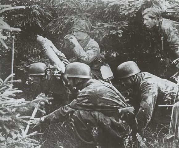 Posición de mortero de los paracaidistas alemanes en el bocage normando