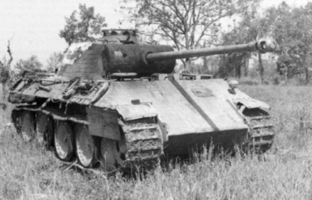 Panther puesto fuera de combate por la 5th Armoured Division canadiense en el Valle del Liri