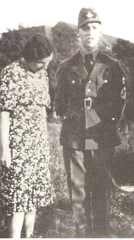Werner Goldberg con su madre, en 1938