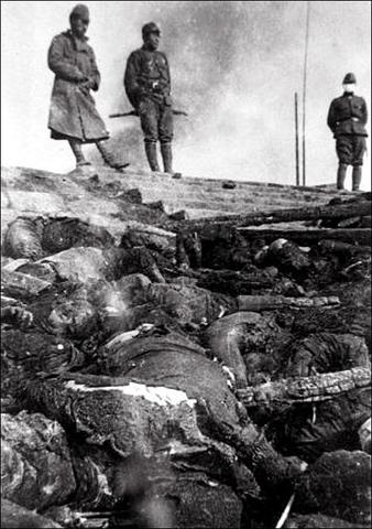 Cuerpos de chinos masacrados por tropas japonesas