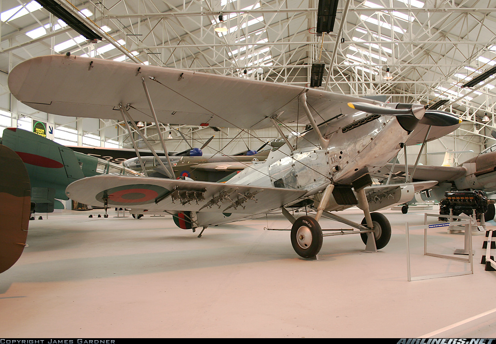 Hawker Hind con número de Serie BAPC-82 V. Conservado en el Royal Air Force Museum en Colindale, Inglaterra