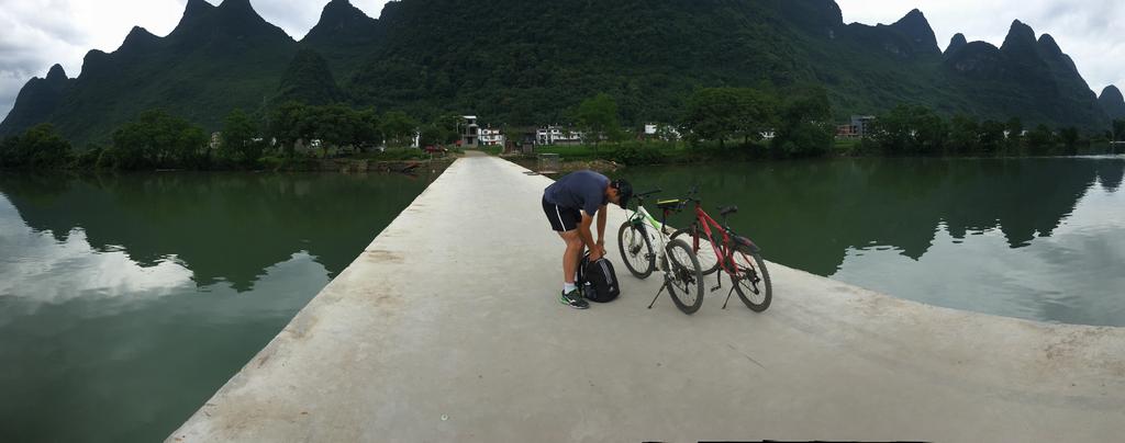 Dos ciclistas por Yangshuo - China: de Pekín a Hong Kong en 15 días (6)