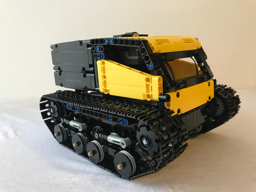 Tracked Bumblebee by CSC2RO