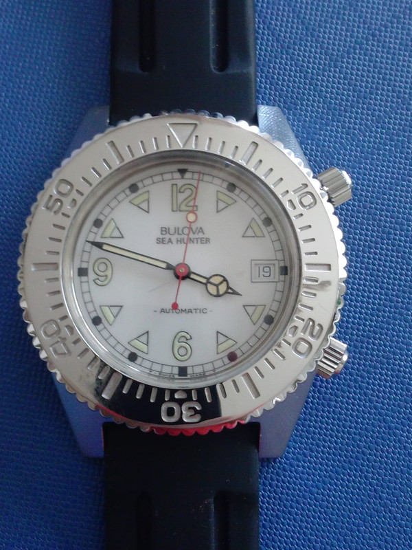 VENDO Bulova Sea Hunter 1000m NOS 11933 Fondo di magazzino