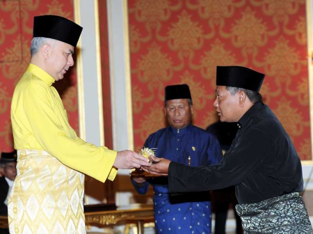 YB. Dato’ Drs. Mohd. Nizar bin Zakaria